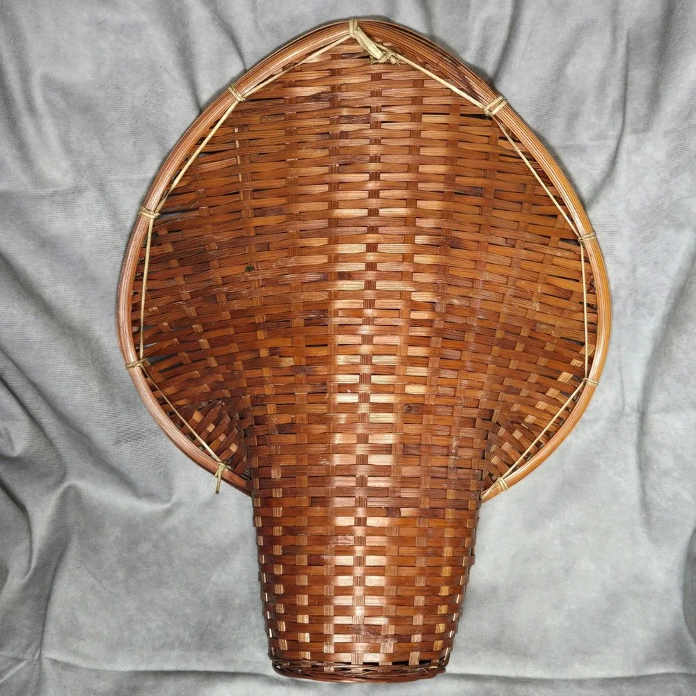 Wicker Fan Back Spade Rattan‎ Basket Planter Vintage MCM Boho